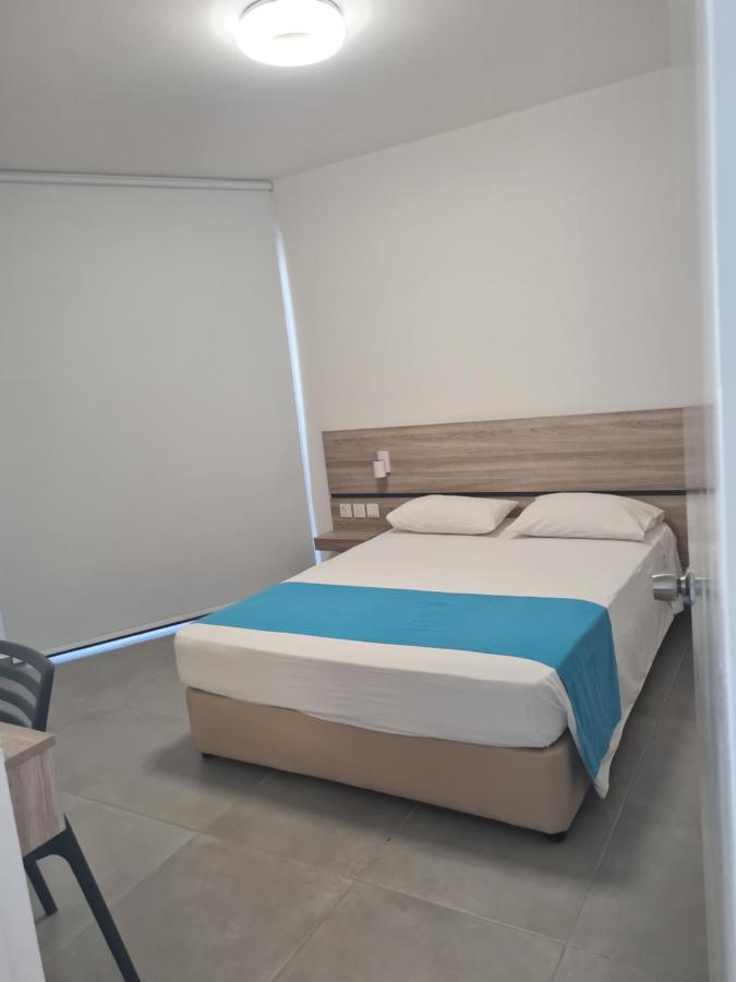 Les Palmiers Sunorama Beach Apartments Larnaca Extérieur photo